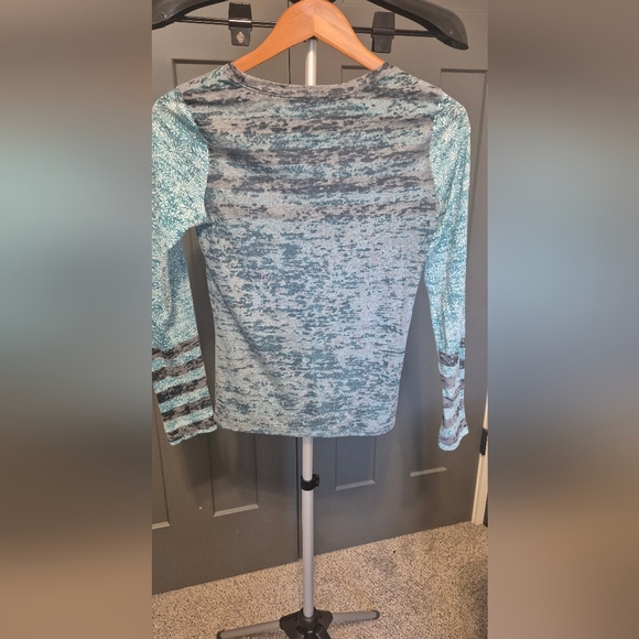 prAna Lightweight Top Xs - Picture 3 of 5